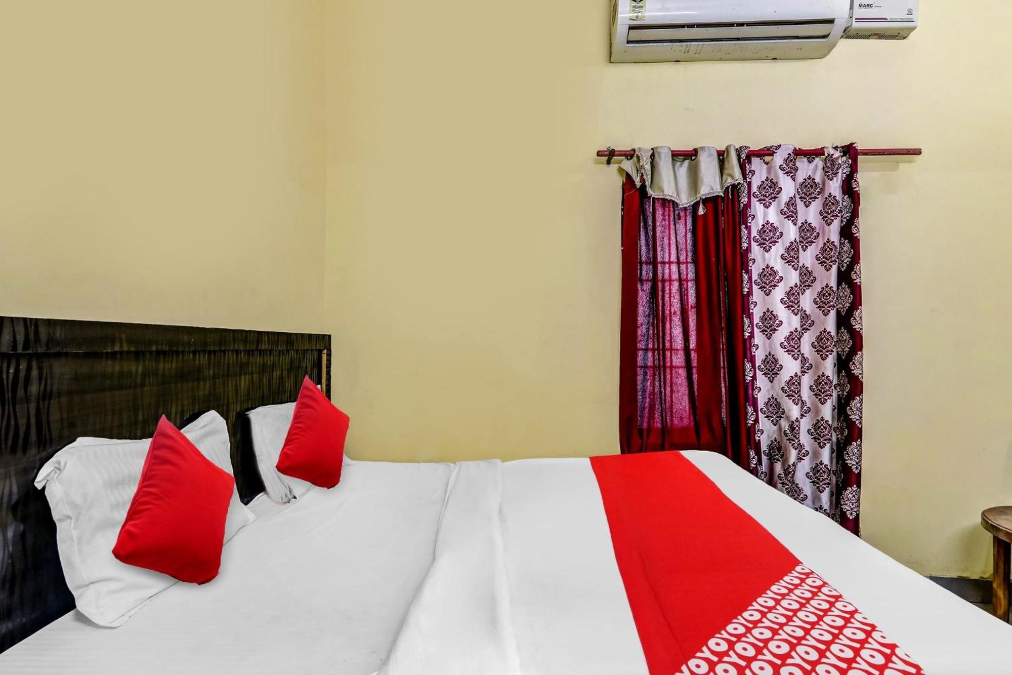 Flagship Hotel Suman Niwas Bijnaur Bagian luar foto